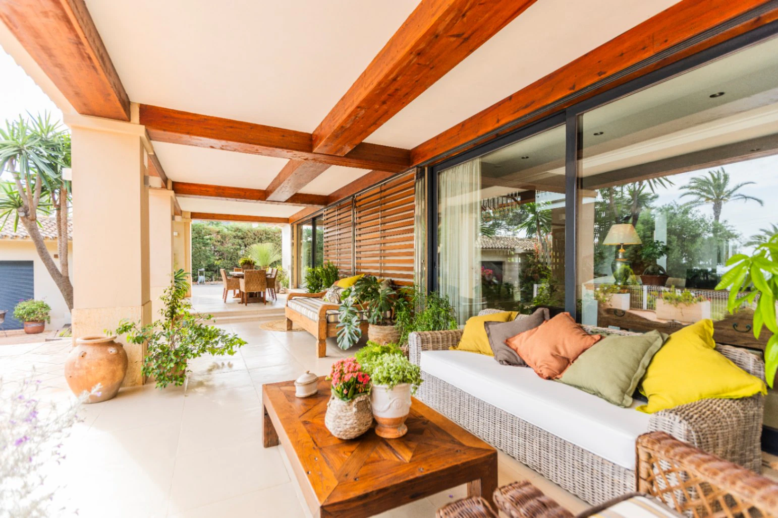 Villa exclusiva de estilo mediterráneo en primera línea en la Marineta Cassiana, Dénia