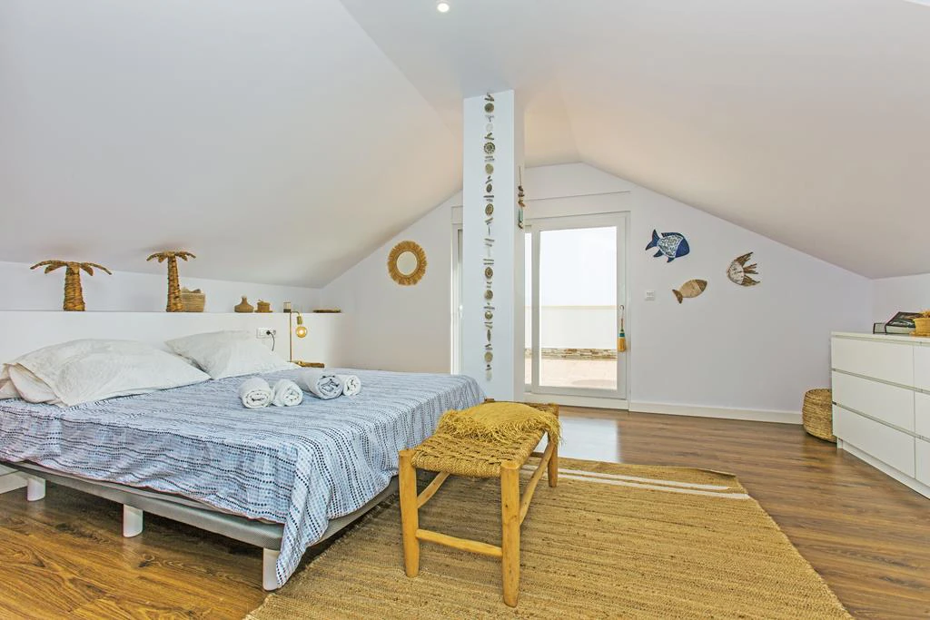 Villa con vistas al mar y acceso al parque natural del Montgó