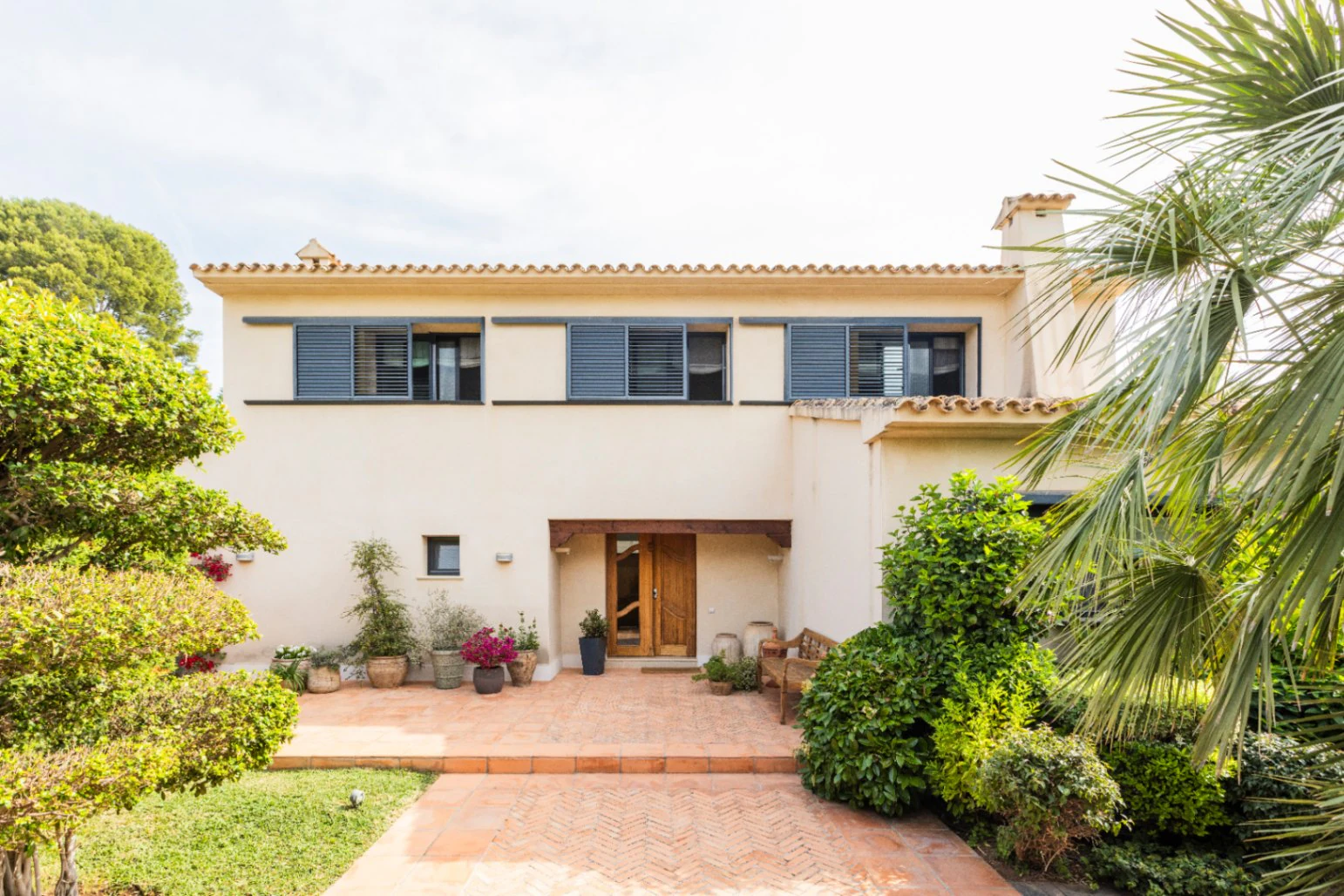 Villa exclusiva de estilo mediterráneo en primera línea en la Marineta Cassiana, Dénia