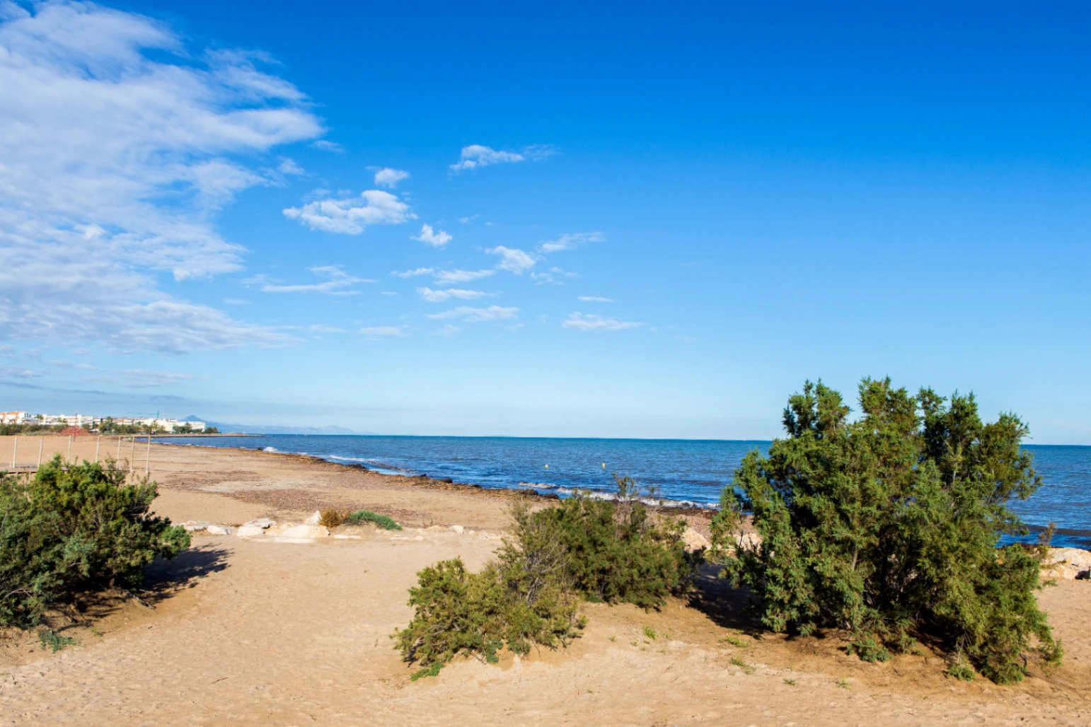 Ático Dúplex de 180 m² con Piscina Privada y Vistas Panorámicas al Mar y al Puerto de Dénia