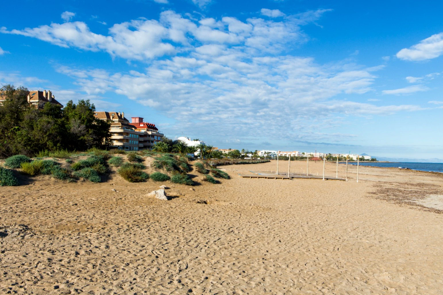 Ático Dúplex de 180 m² con Piscina Privada y Vistas Panorámicas al Mar y al Puerto de Dénia