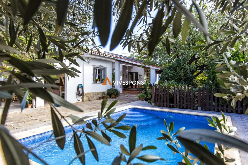 Villa cerca de la playa Marineta Cassiana y del centro, Dénia