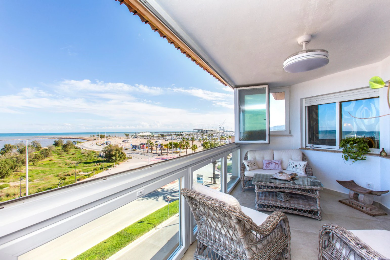 Ático Dúplex de 180 m² con Piscina Privada y Vistas Panorámicas al Mar y al Puerto de Dénia