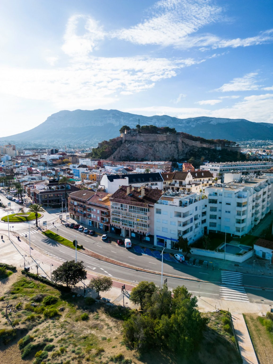 Ático Dúplex de 180 m² con Piscina Privada y Vistas Panorámicas al Mar y al Puerto de Dénia
