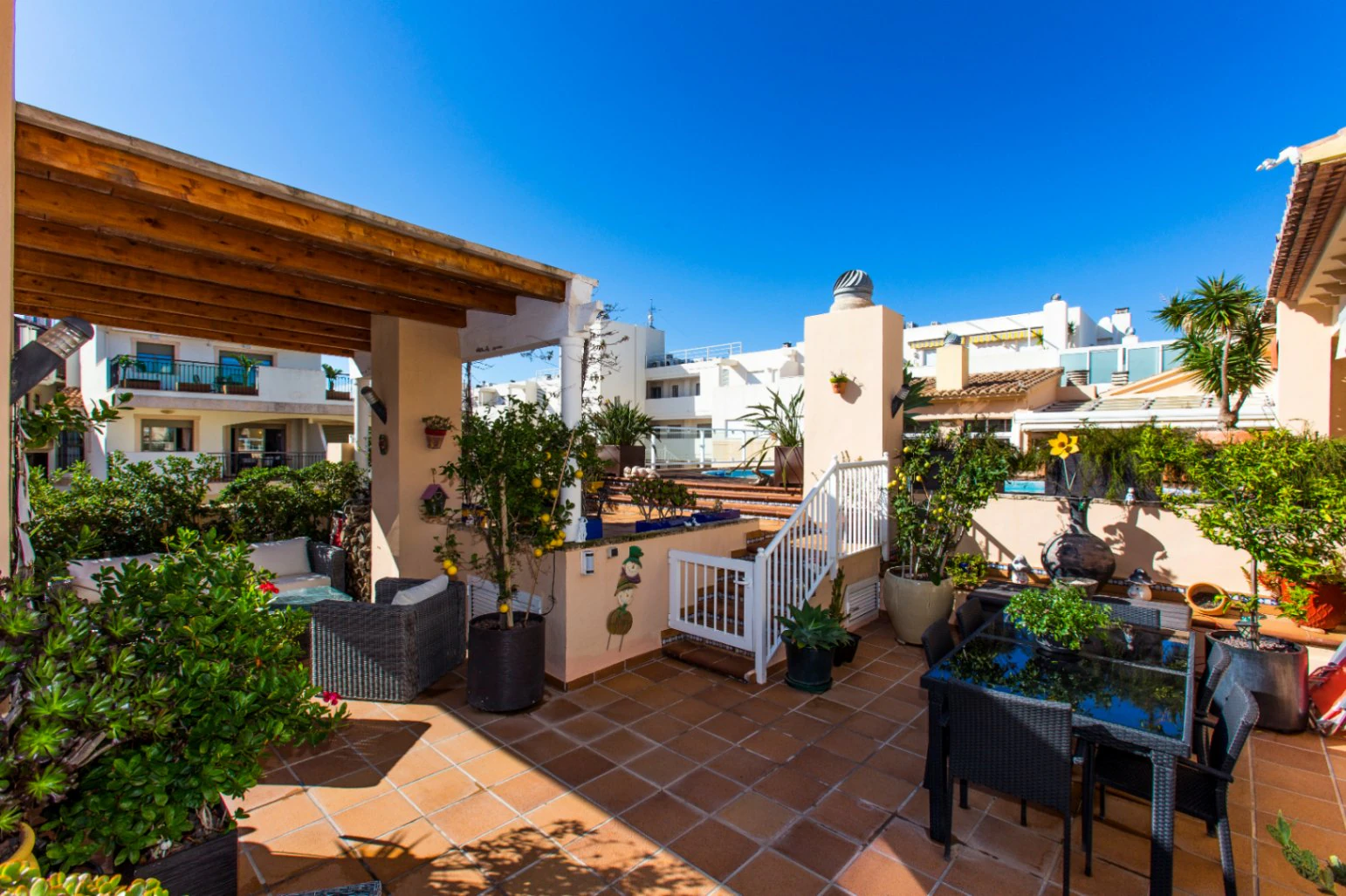 Ático Dúplex de 180 m² con Piscina Privada y Vistas Panorámicas al Mar y al Puerto de Dénia