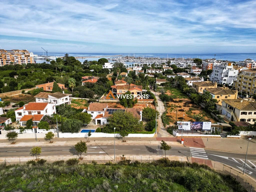 Villa cerca de la playa Marineta Cassiana y del centro, Dénia