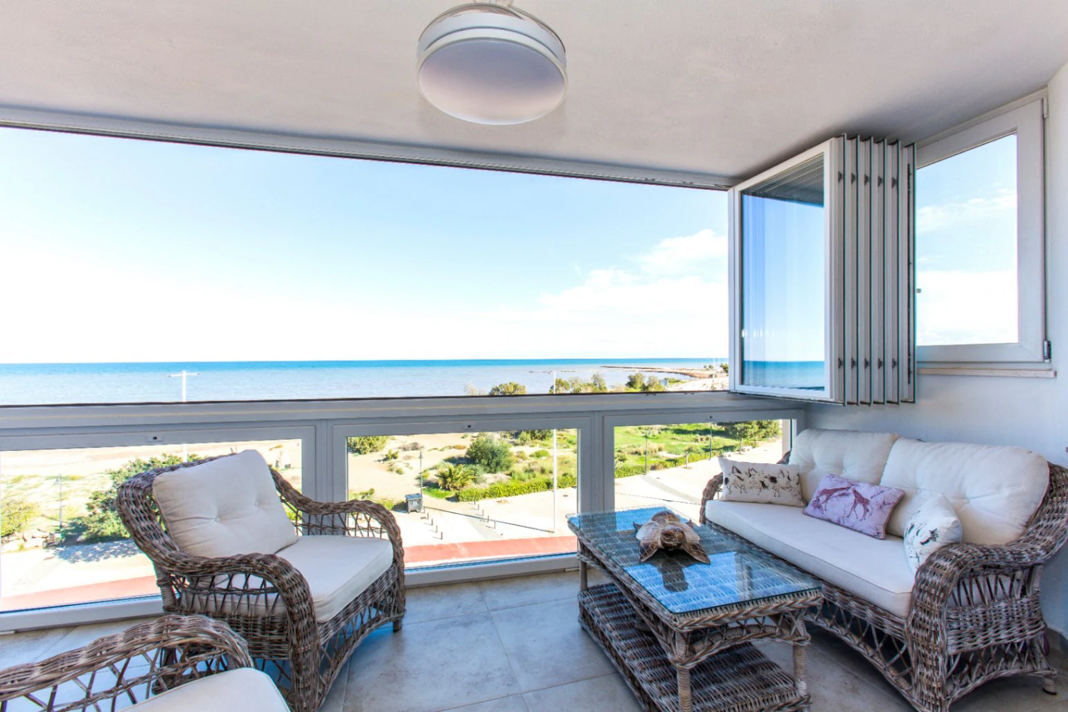 Ático Dúplex de 180 m² con Piscina Privada y Vistas Panorámicas al Mar y al Puerto de Dénia