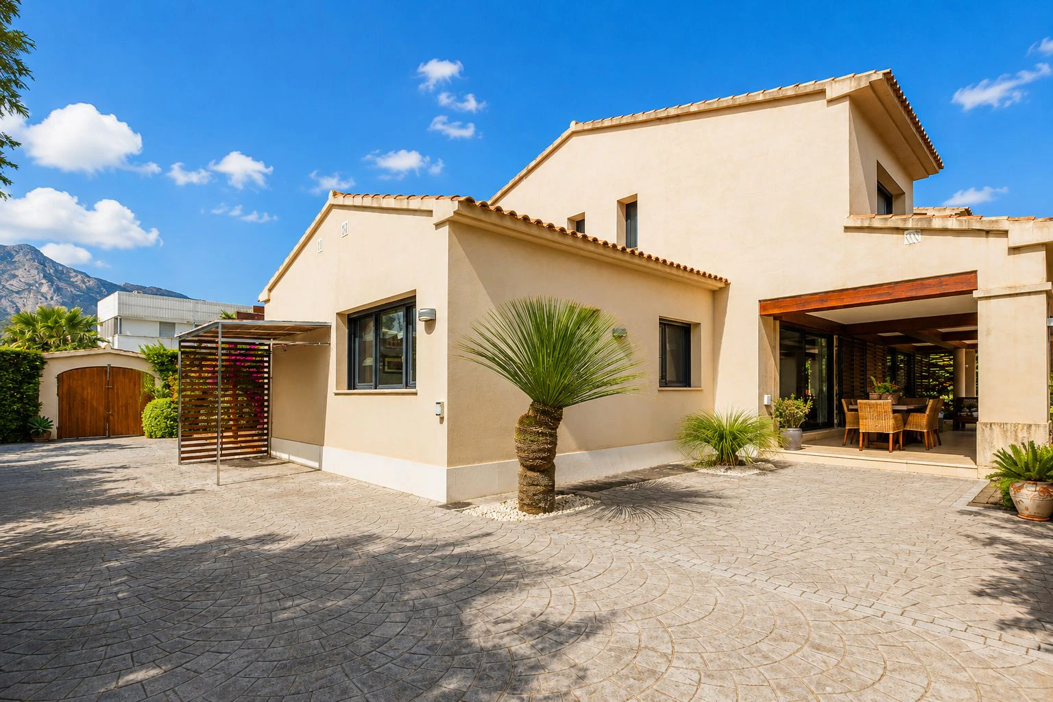 Villa exclusiva de estilo mediterráneo en primera línea en la Marineta Cassiana, Dénia