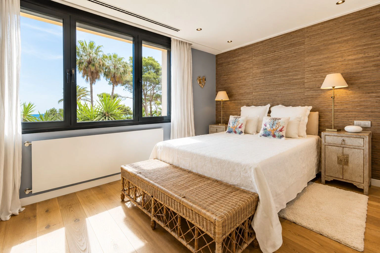 Villa exclusiva de estilo mediterráneo en primera línea en la Marineta Cassiana, Dénia