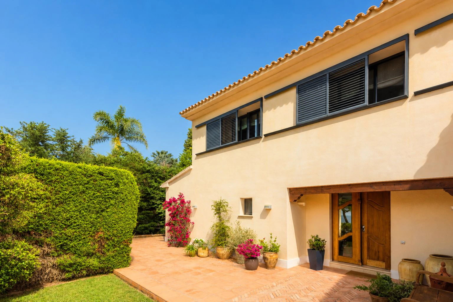Villa exclusiva de estilo mediterráneo en primera línea en la Marineta Cassiana, Dénia