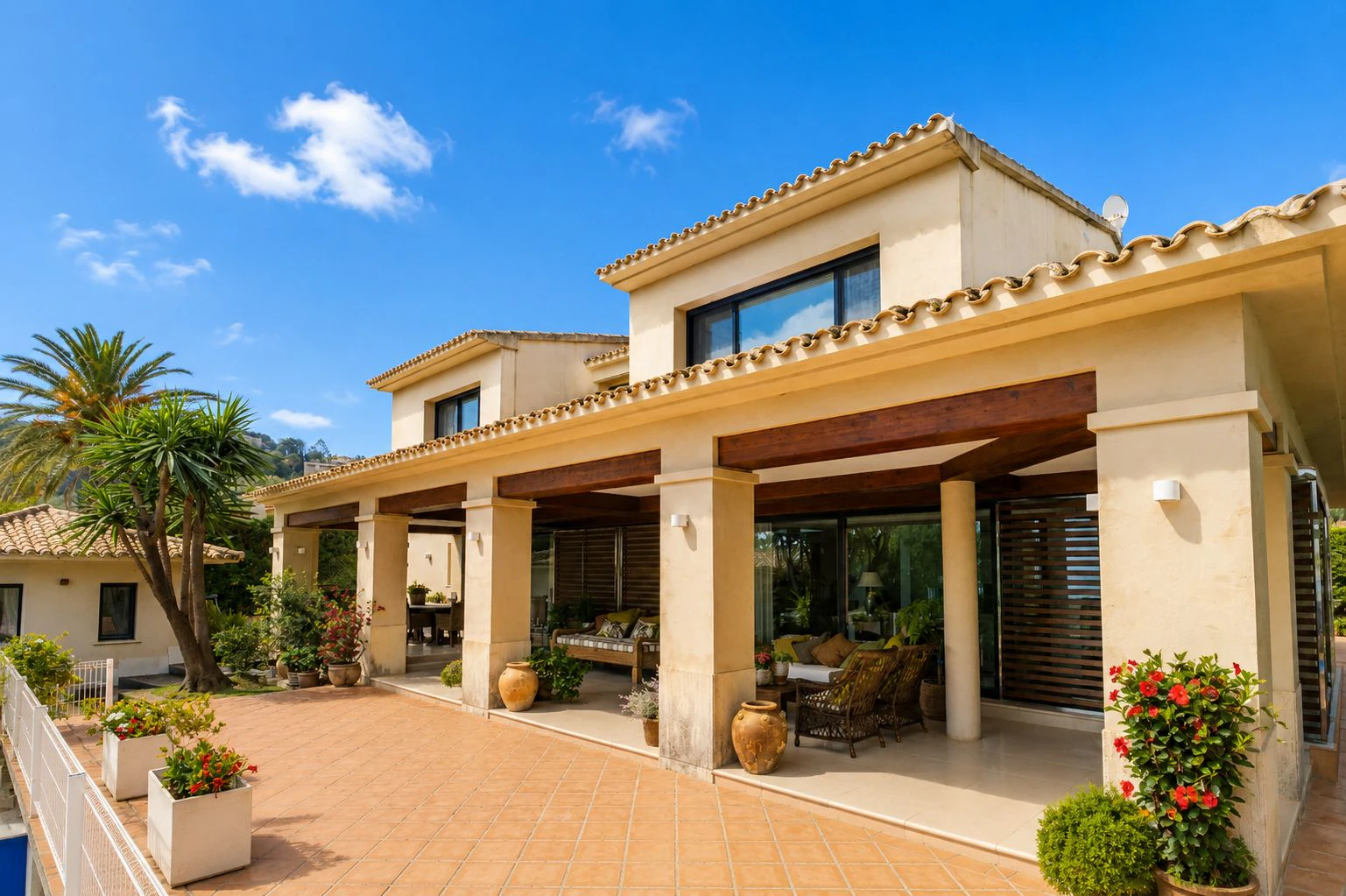 Villa exclusiva de estilo mediterráneo en primera línea en la Marineta Cassiana, Dénia