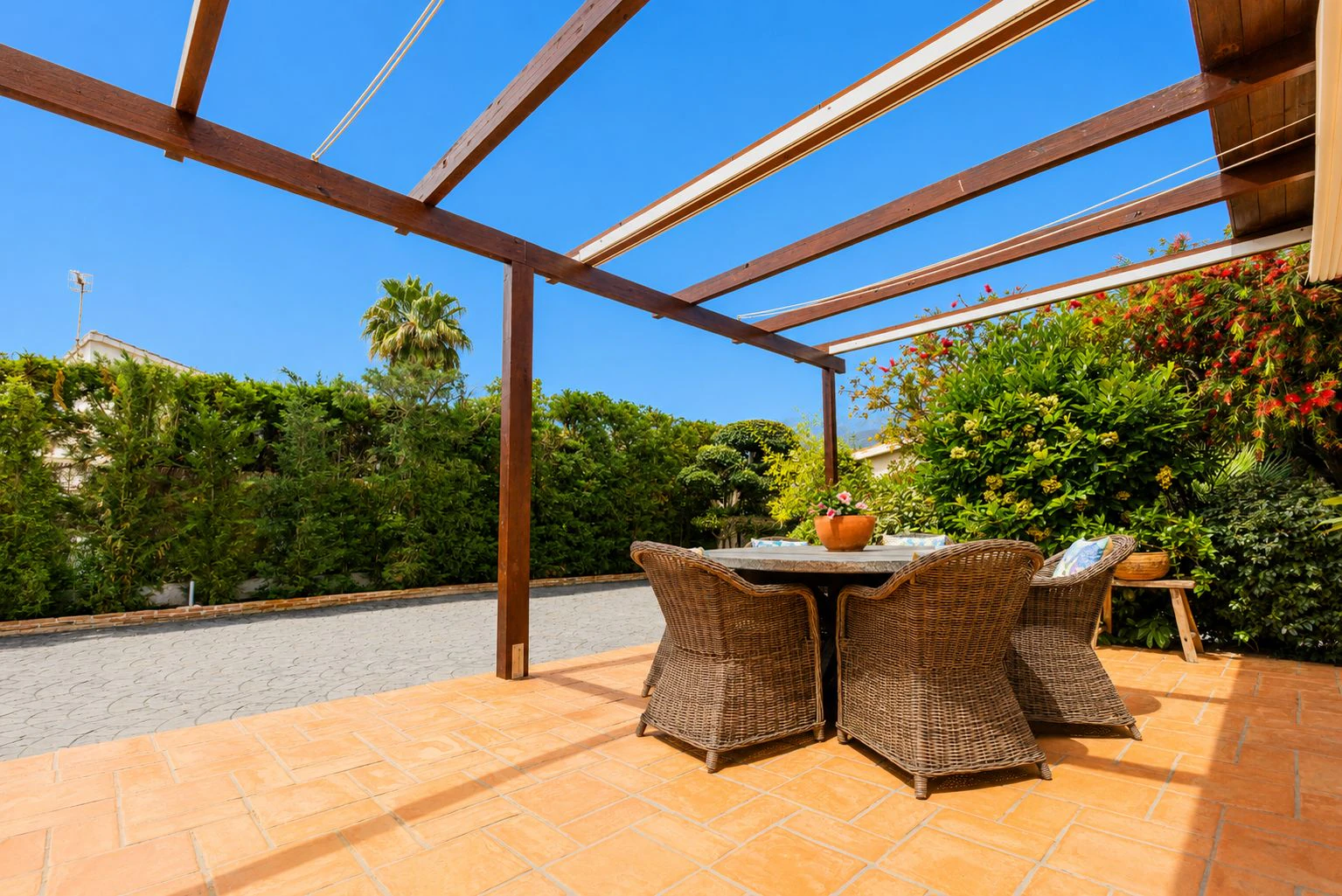 Villa exclusiva de estilo mediterráneo en primera línea en la Marineta Cassiana, Dénia
