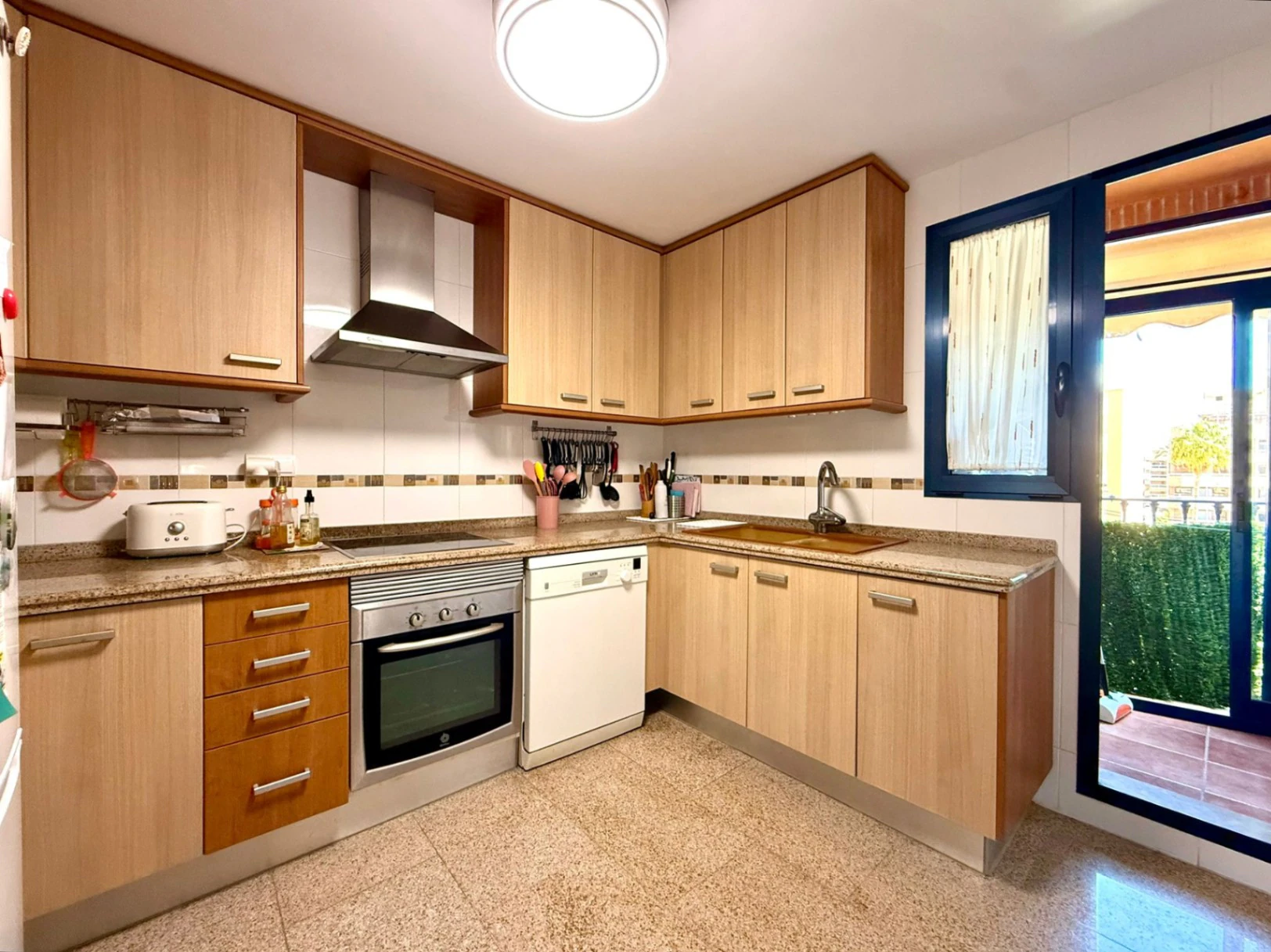 Apartamento de tres dormitorios en Denia, zona Miguel Hernandez