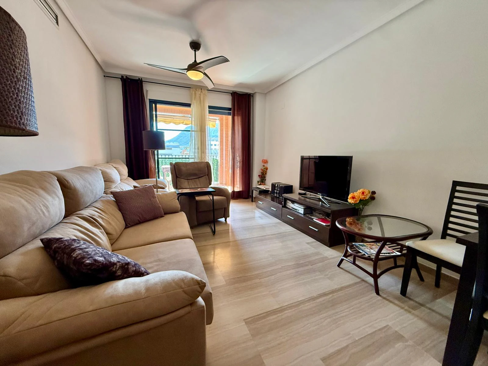 Apartamento de tres dormitorios en Denia, zona Miguel Hernandez