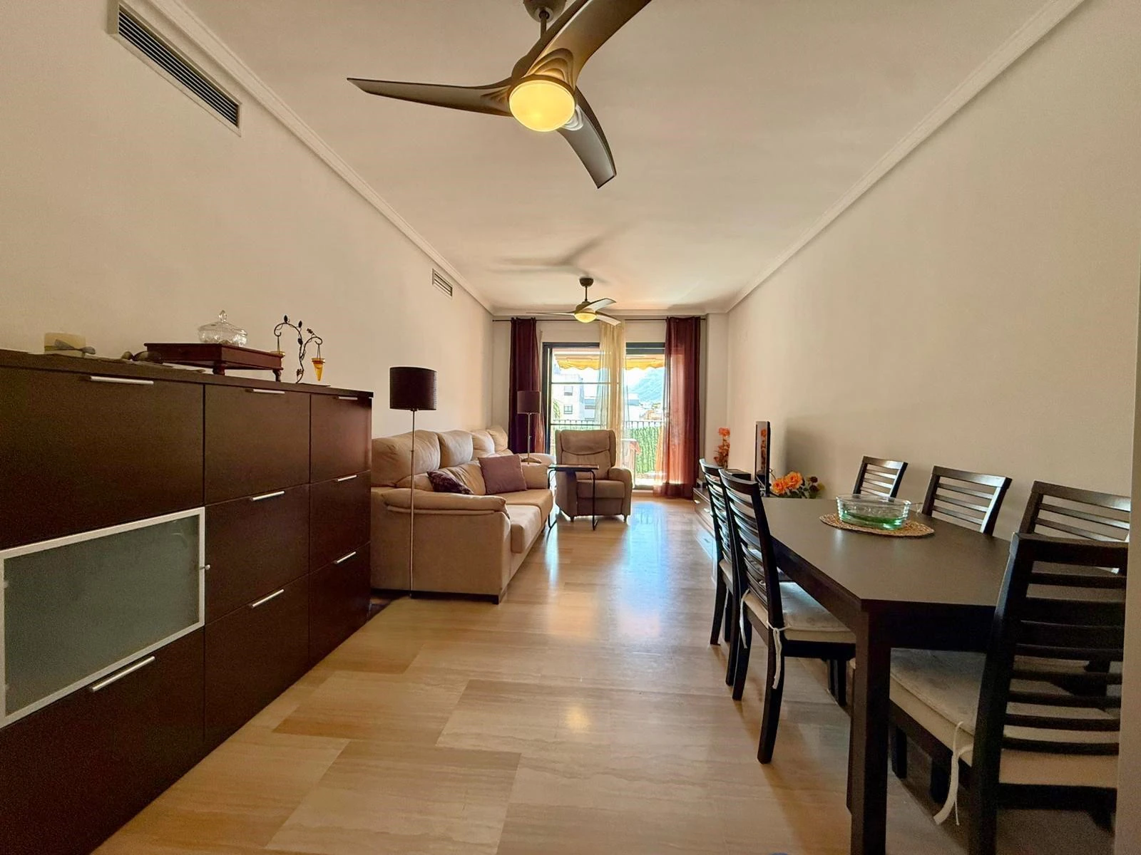 Apartamento de tres dormitorios en Denia, zona Miguel Hernandez