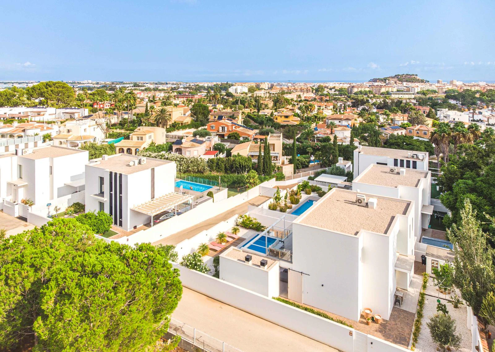 Moderne villa met zee en bergzicht in Dénia