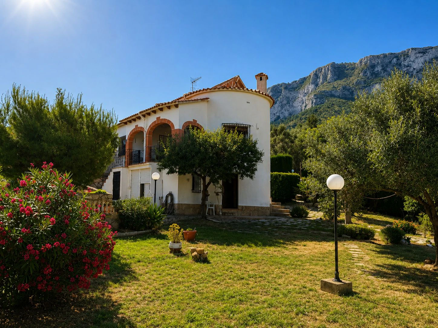 Chalet en venta en Denia, La Pedrera, con vistas al mar y a la montaña - Imagen 1