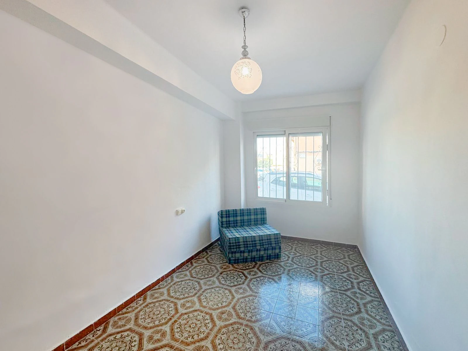 Apartamento en Dénia con 3 habitaciones y 1 baño, en reforma. - Imagen 10