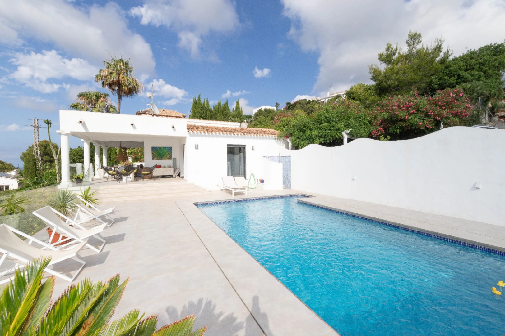 Villa moderna con vistas al mar