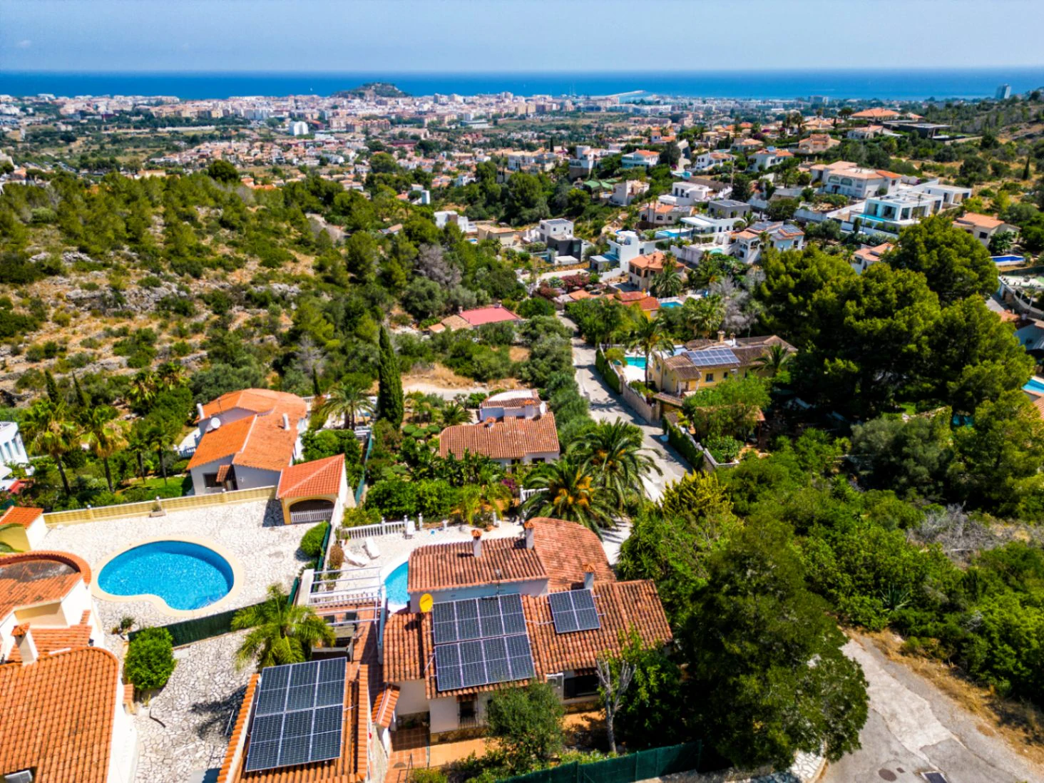 Villa con encanto y vistas al mar. Lista para entrar a vivir