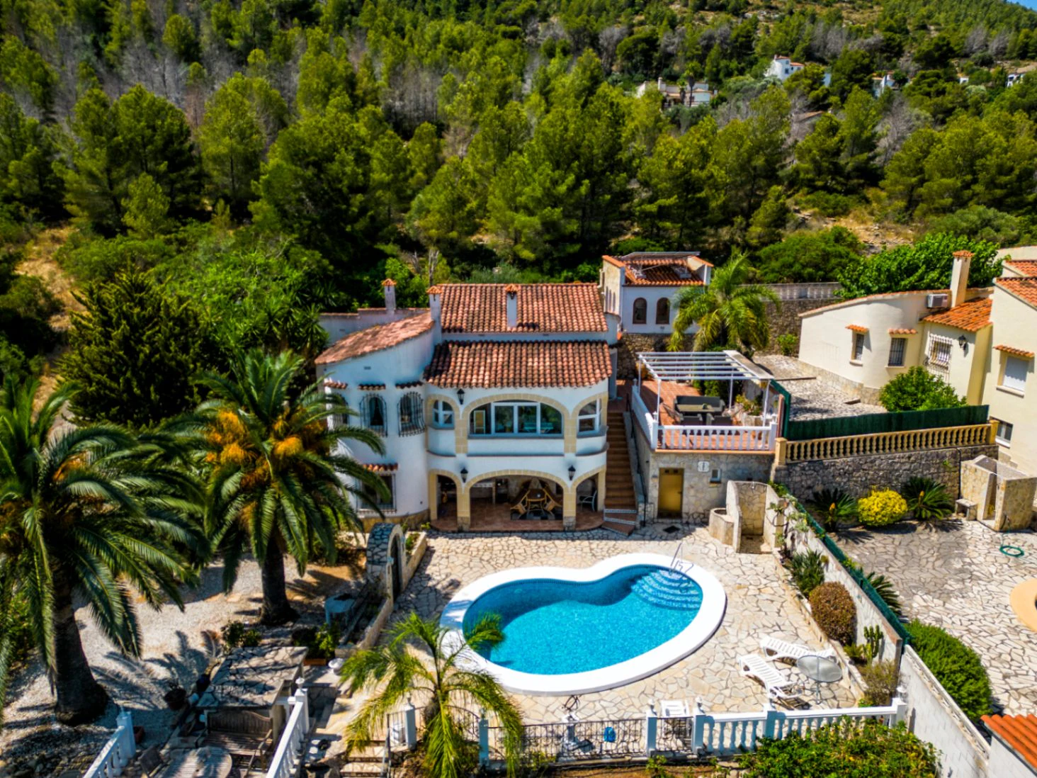 Villa con encanto y vistas al mar. Lista para entrar a vivir