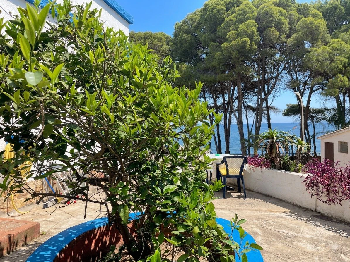 Villa en venta de 3 habitaciones en Las Rotas, Denia.