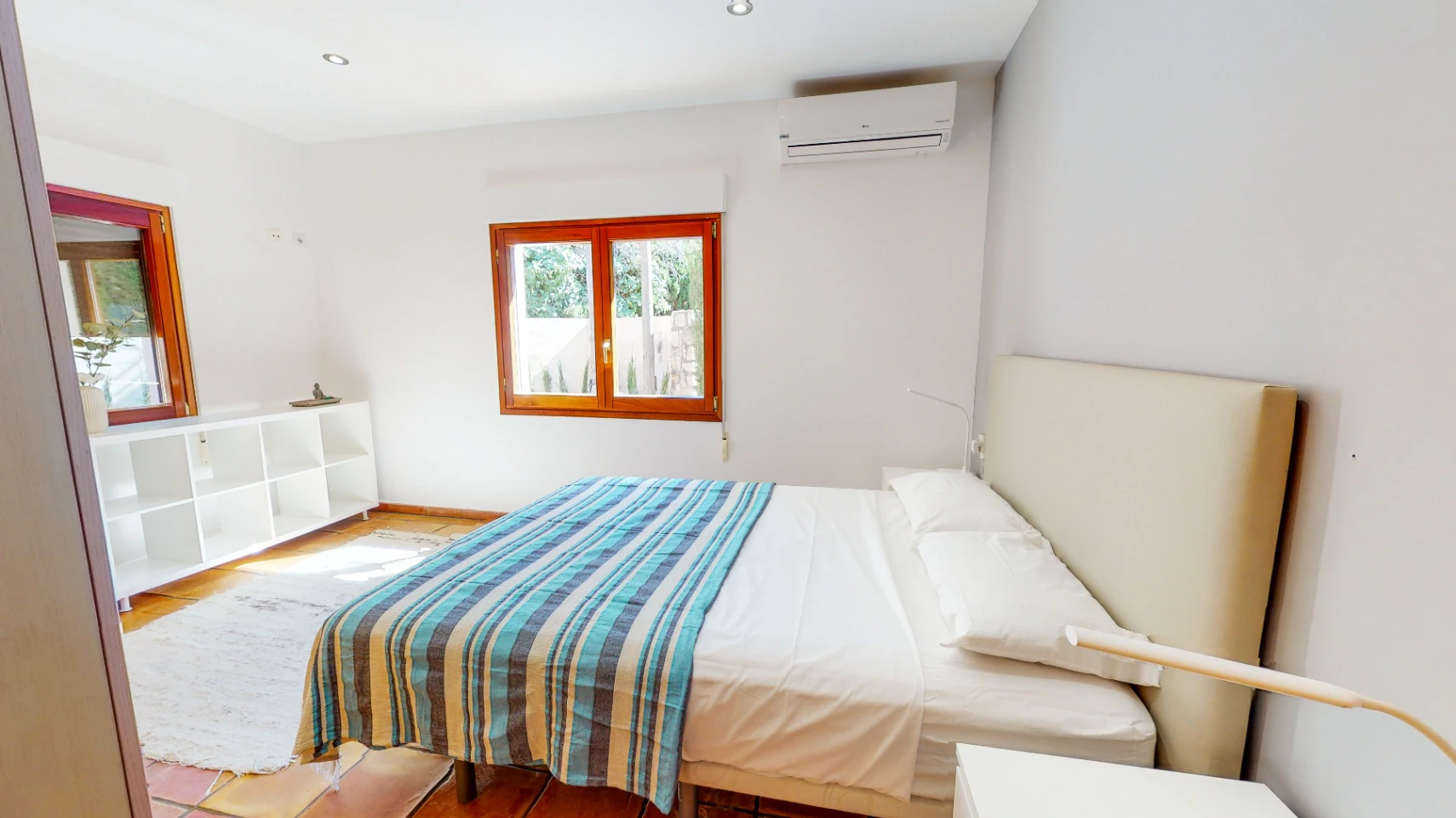 Exclusive Villa in Dénia with Sea and Mountain Views