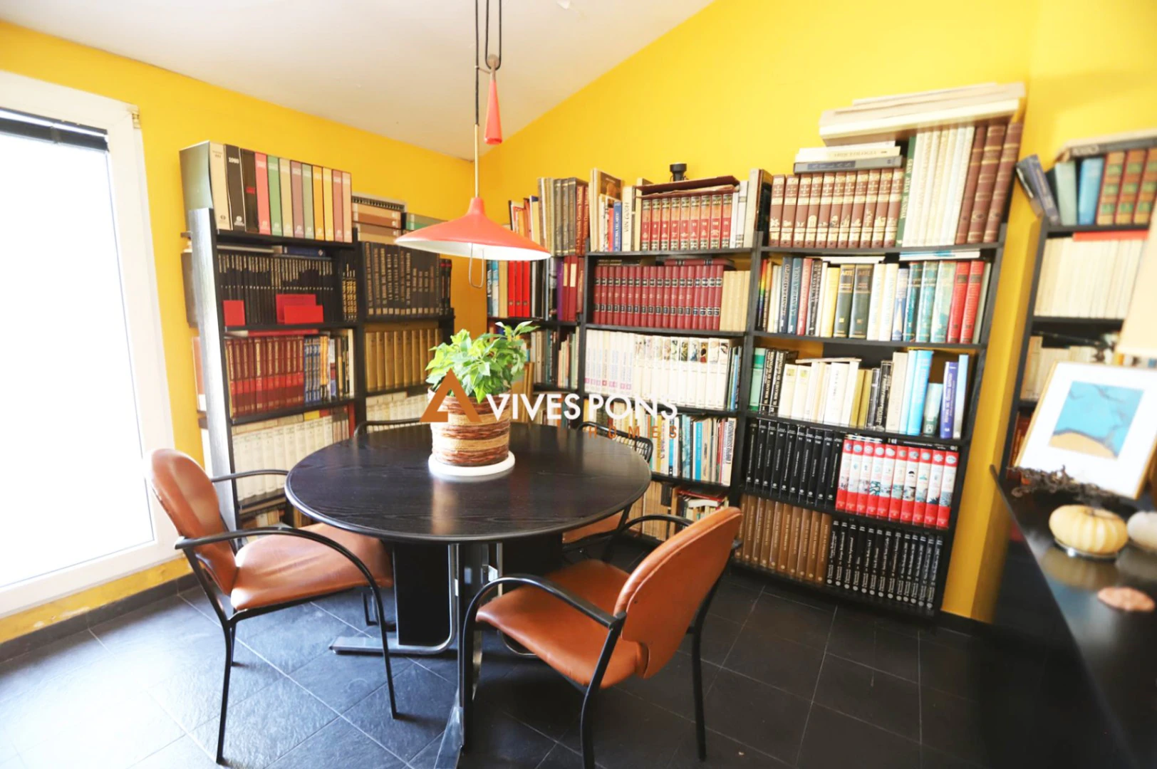 Amplia villa de estilo contemporáneo excelentemente ubicada, Dénia