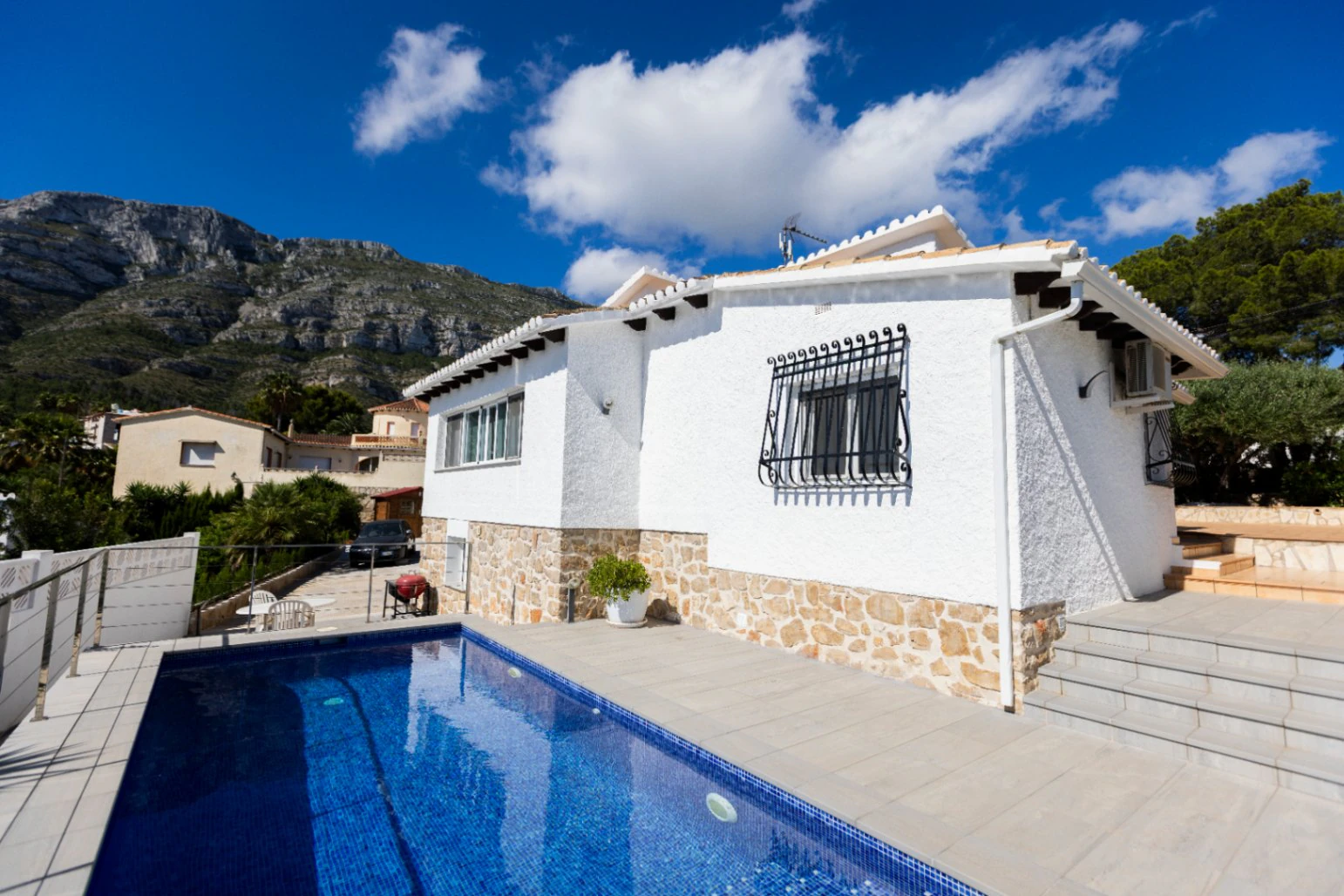Villa independiente con vistas al Montgó y al mar en la zona de Betlem, Dénia