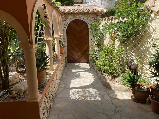 Exclusiva villa reformada con vistas al mar en Balcón al Mar, Jávea
