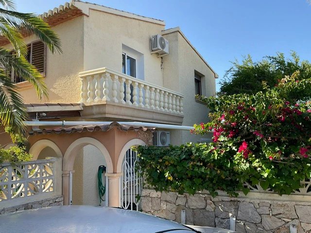 Exclusiva villa reformada con vistas al mar en Balcón al Mar, Jávea