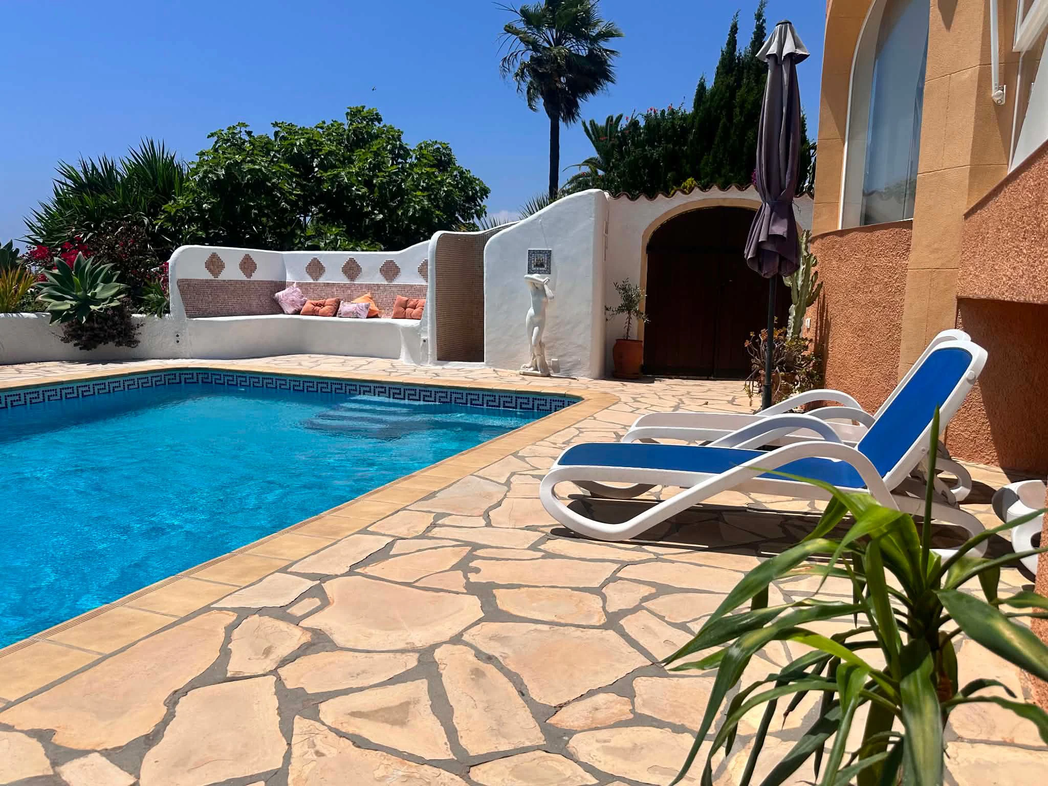 Exclusiva villa reformada con vistas al mar en Balcón al Mar, Jávea