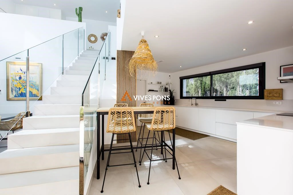 Moderne villa op slechts 2,5 km van Marineta Cassiana, Dénia