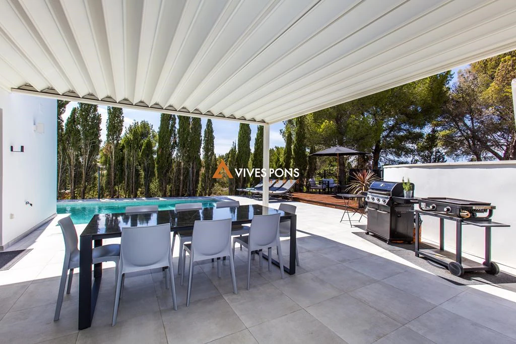 Moderne villa op slechts 2,5 km van Marineta Cassiana, Dénia