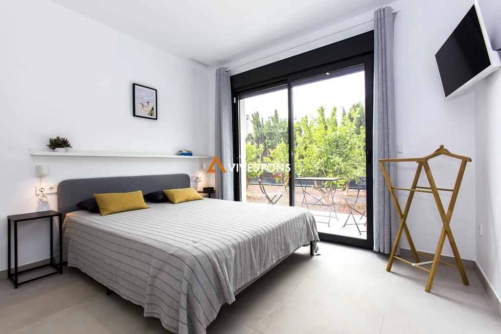Moderne villa op slechts 2,5 km van Marineta Cassiana, Dénia