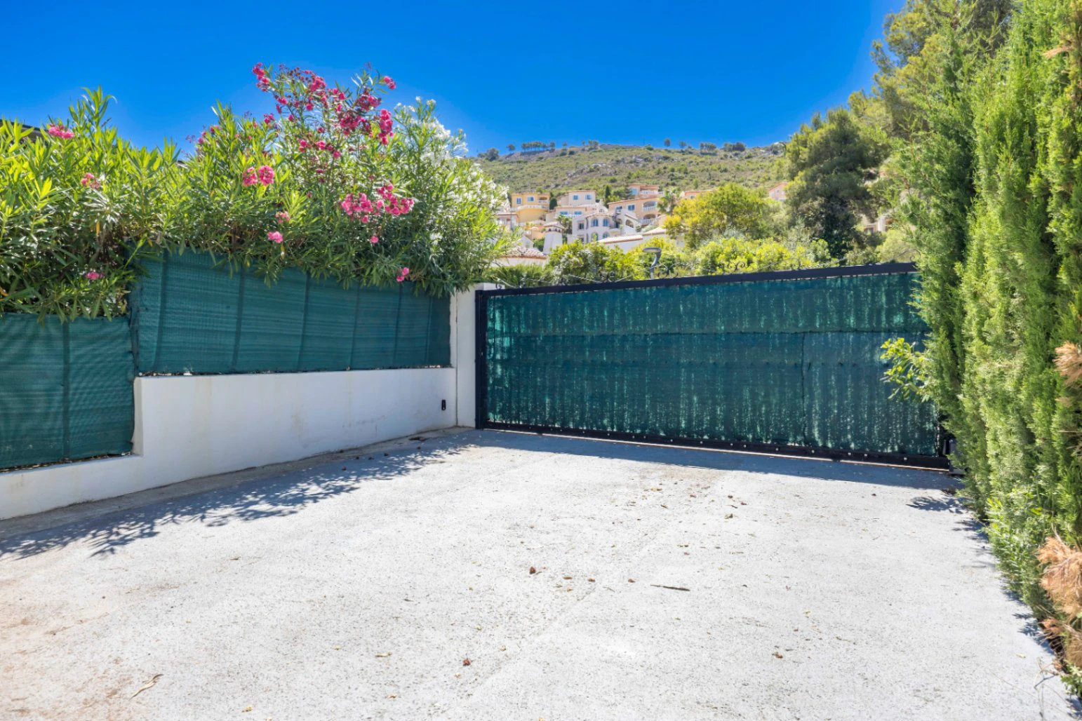 Mediterranean villa with pool, independent studio, and panoramic views in Benitachell. - Imagen 43