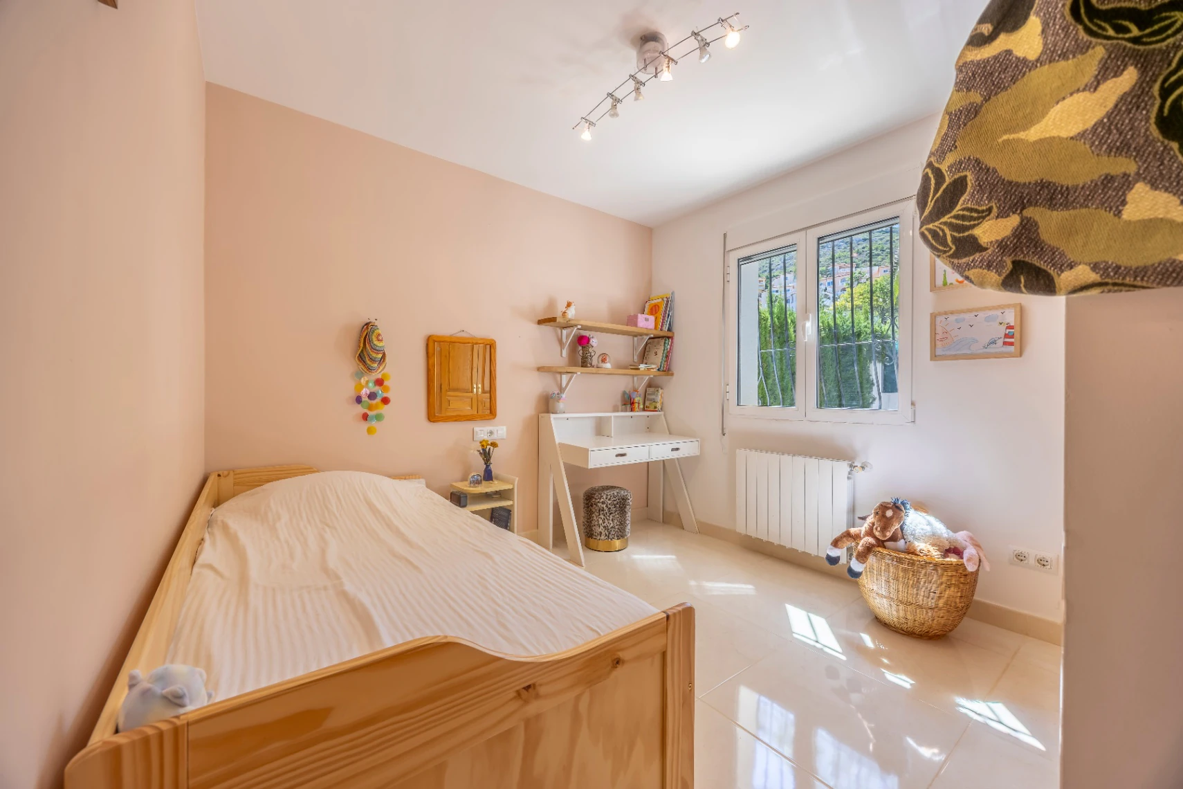 Mediterranean villa with pool, independent studio, and panoramic views in Benitachell. - Imagen 27
