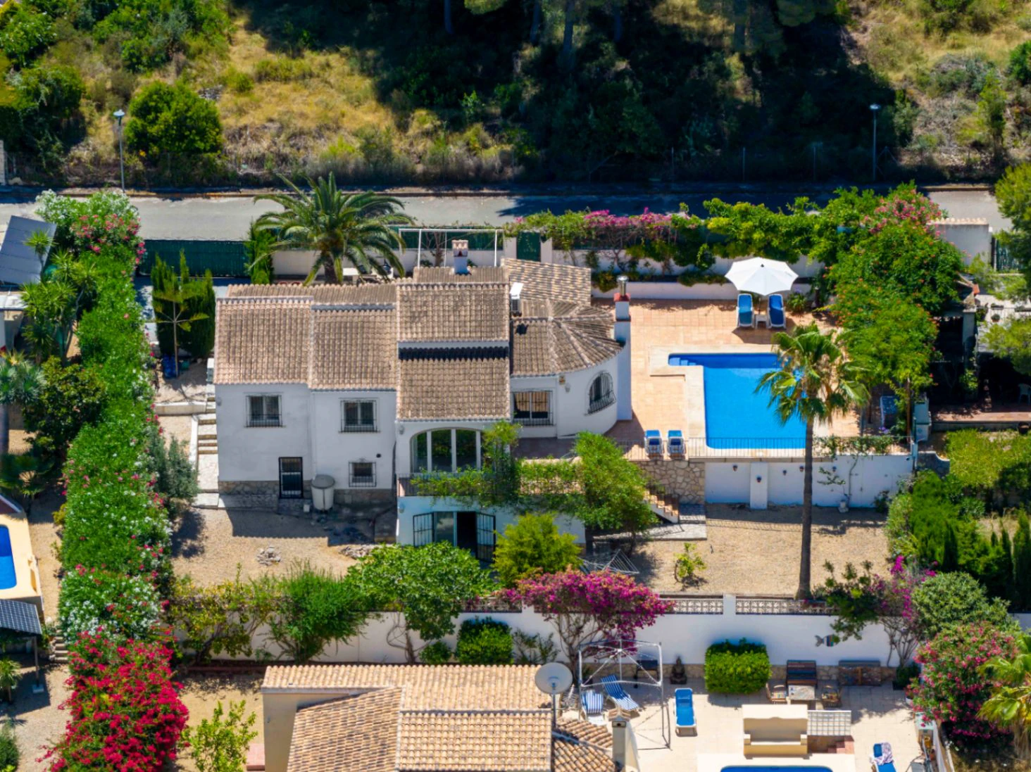 Mediterranean villa with pool, independent studio, and panoramic views in Benitachell. - Imagen 57