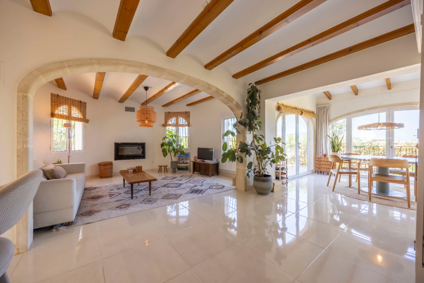Mediterranean villa with pool, independent studio, and panoramic views in Benitachell. - Imagen 8