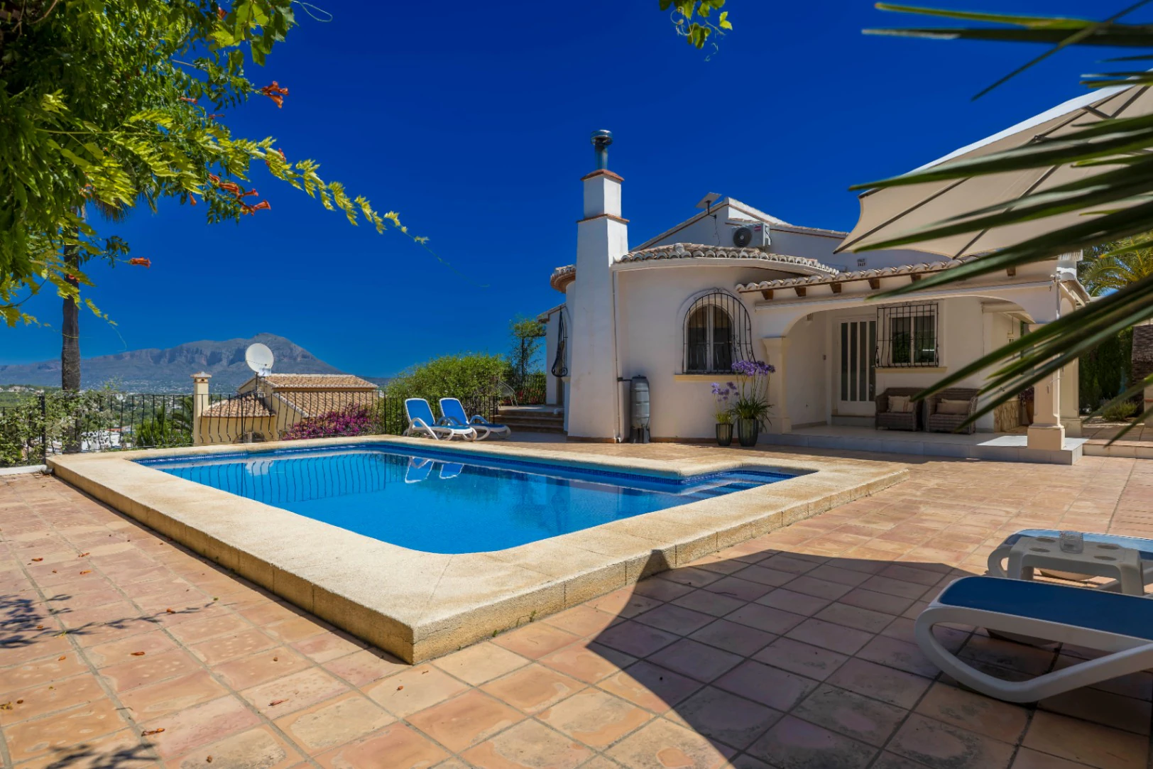 Mediterranean villa with pool, independent studio, and panoramic views in Benitachell. - Imagen 50