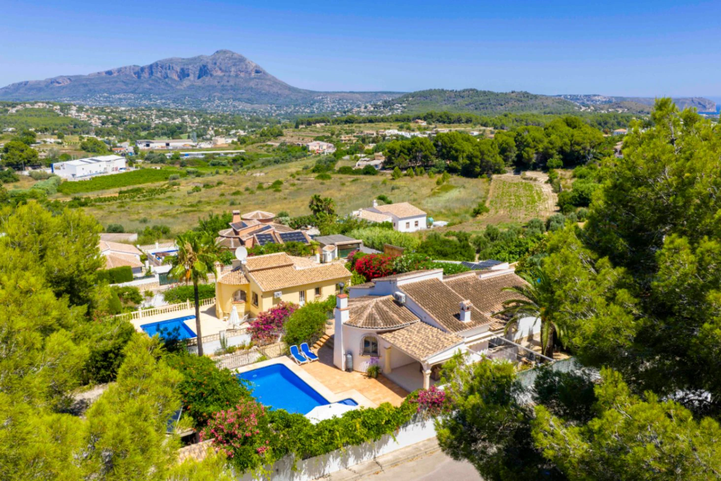 Mediterranean villa with pool, independent studio, and panoramic views in Benitachell. - Imagen 55