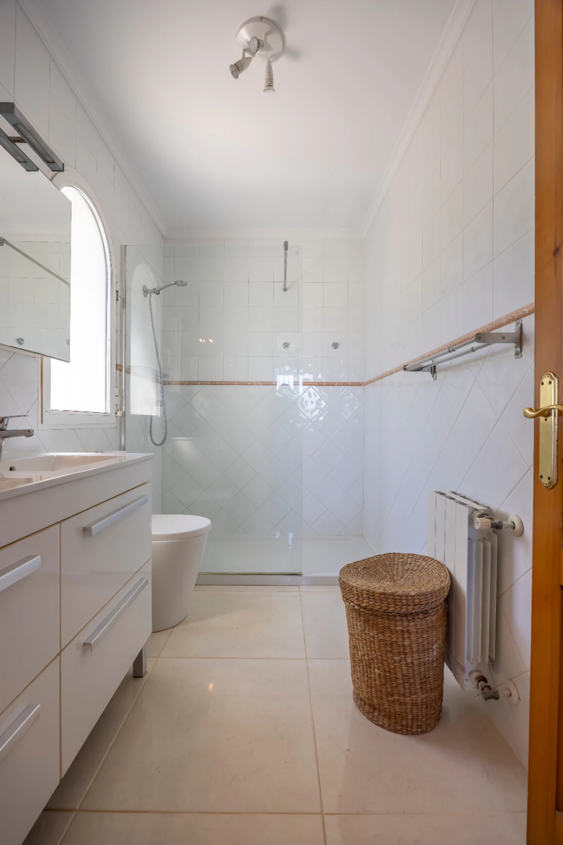 Mediterranean villa with pool, independent studio, and panoramic views in Benitachell. - Imagen 26