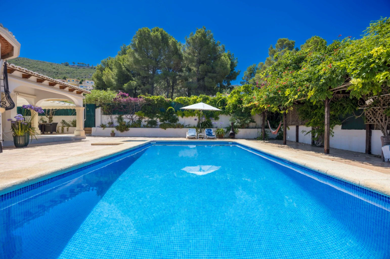 Mediterranean villa with pool, independent studio, and panoramic views in Benitachell. - Imagen 53