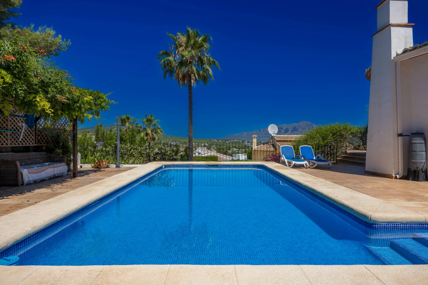 Mediterranean villa with pool, independent studio, and panoramic views in Benitachell. - Imagen 52