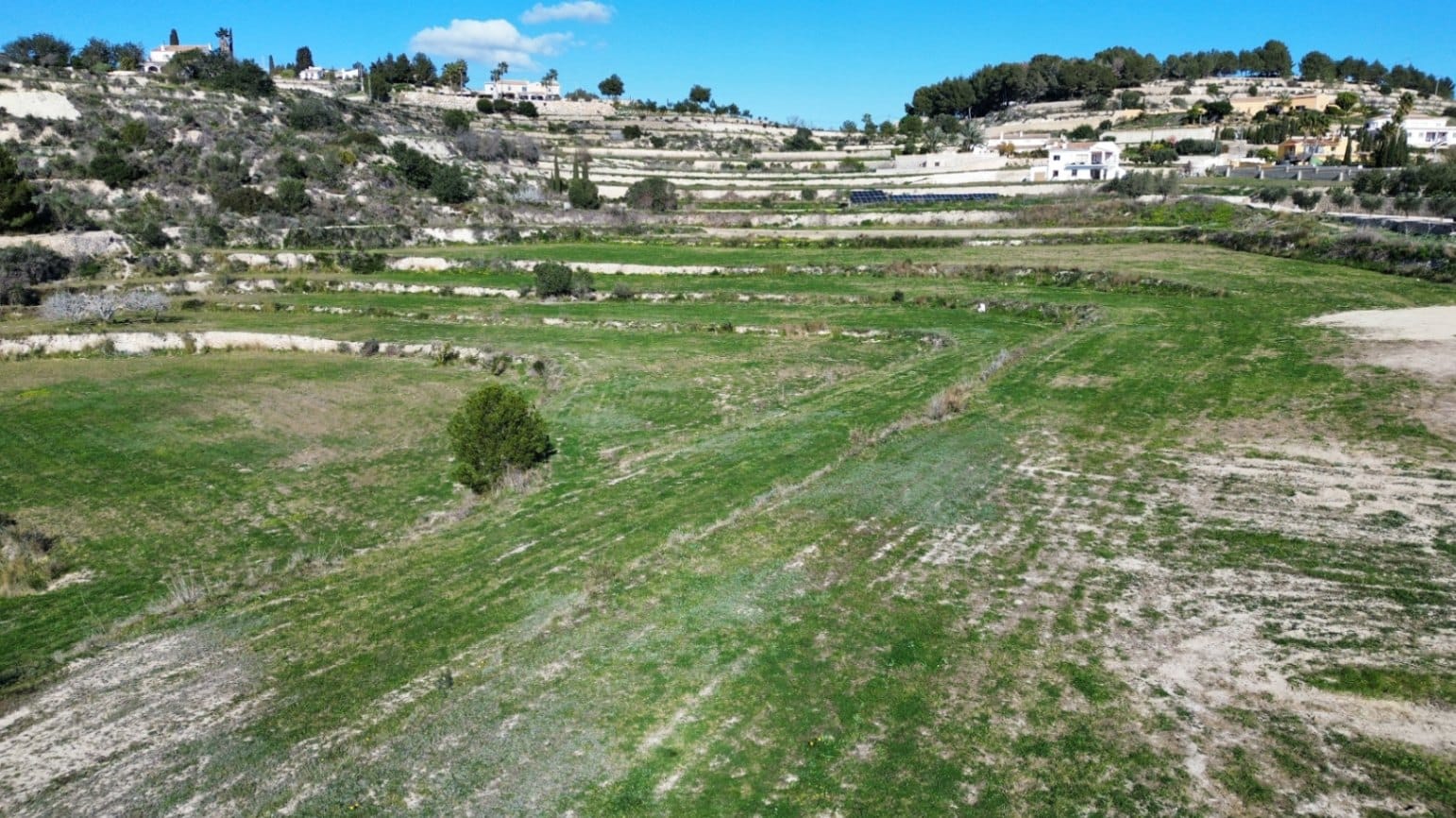 Parcela de terreno en Teulada con vistas al mar y gran potencial edificable