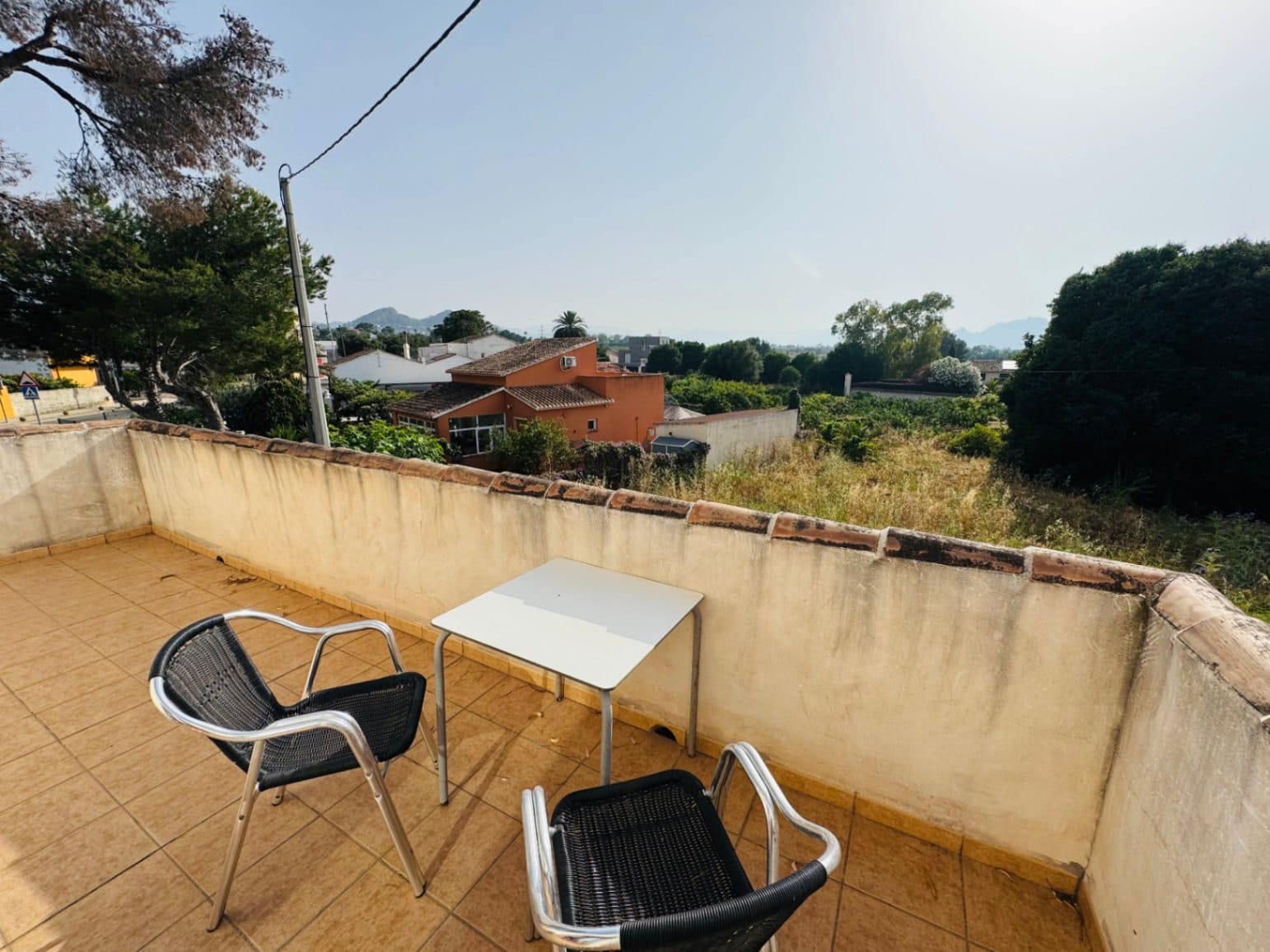 Encantadora Casa Mediterránea con Gran Parcela, Vistas a la Montaña y Patio – La Xara (Dénia)