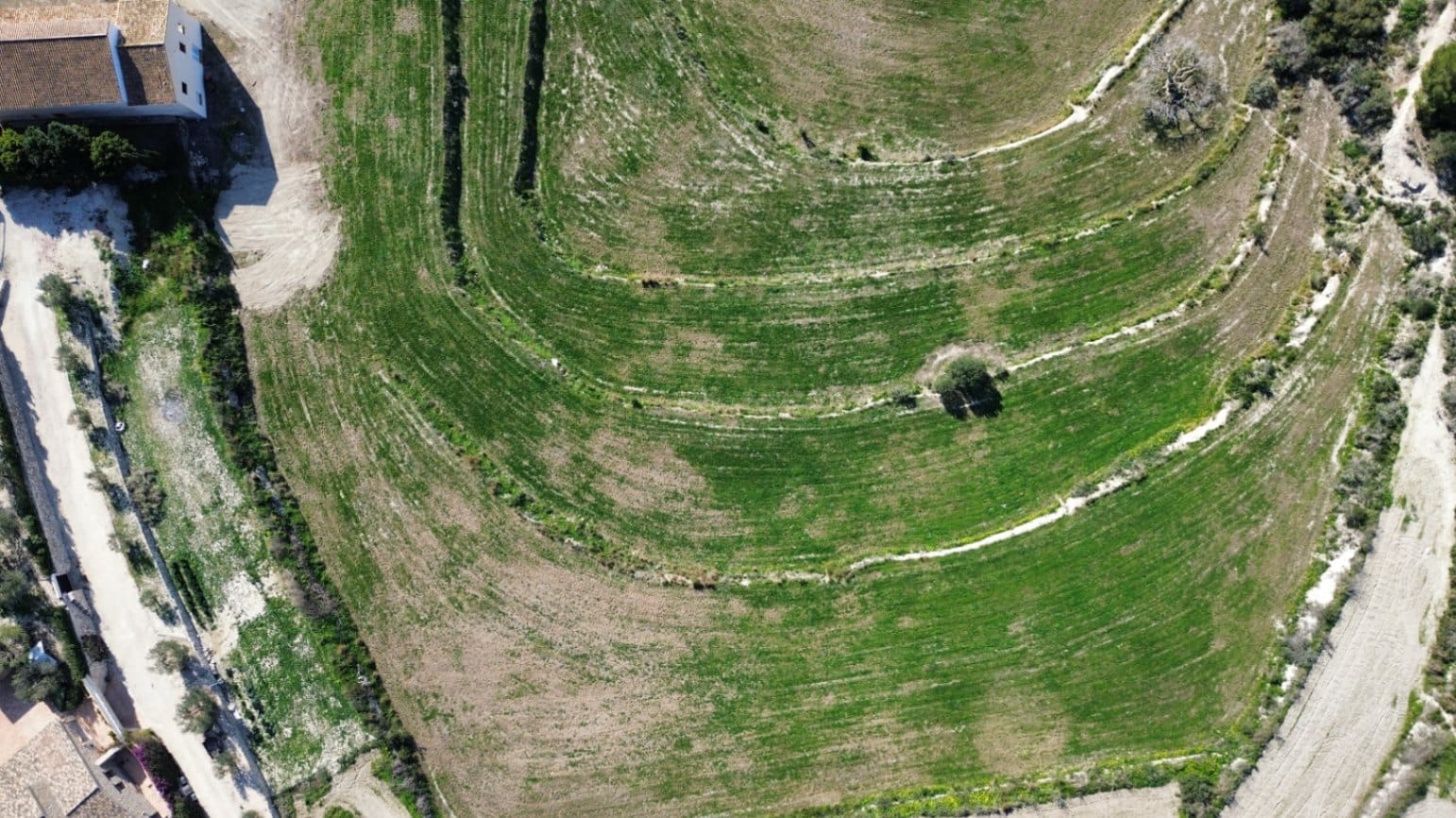 Parcela de terreno en Teulada con vistas al mar y gran potencial edificable
