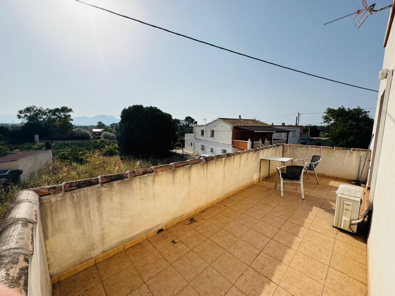 Encantadora Casa Mediterránea con Gran Parcela, Vistas a la Montaña y Patio – La Xara (Dénia)