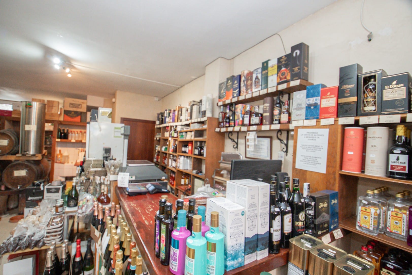 Bodega en venta en Moraira en una ubicación privilegiada.