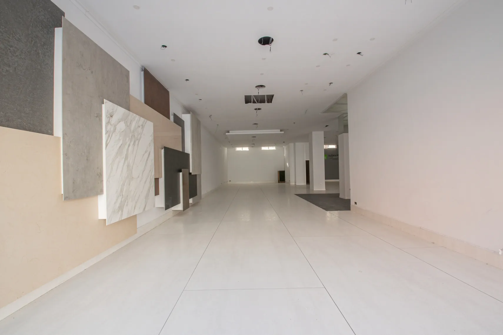 Edificio en venta en el centro de Teulada – Oportunidad de inversión residencial y comercial
